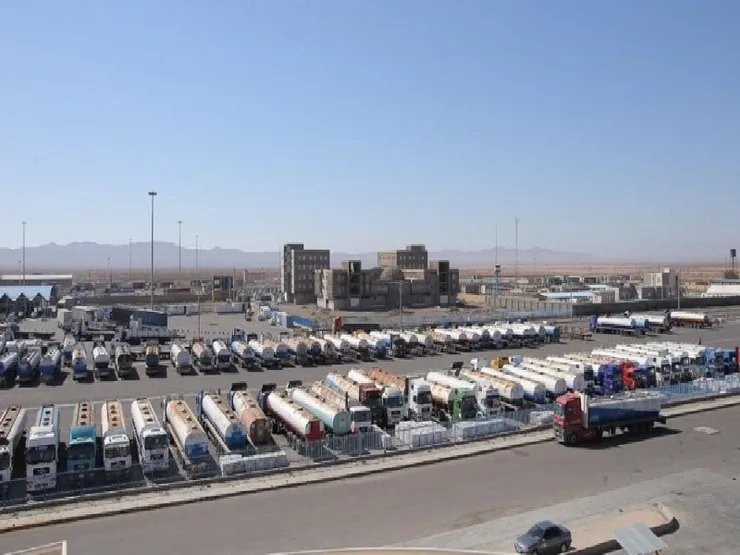  ۱۸۰۰ تُن کالا از دوغارون تایباد در خراسان رضوی به افغانستان صادر شد