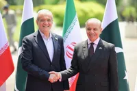 نخست وزیر پاکستان: ایران حق دارد برای برنامه‌های صلح آمیز، از انرژی هسته‌ای استفاده کند
