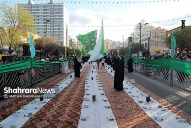 عکس| سفره افطار ۶ کیلومتری مشهدی‌ها در شب میلاد امام حسن مجتبی(ع)