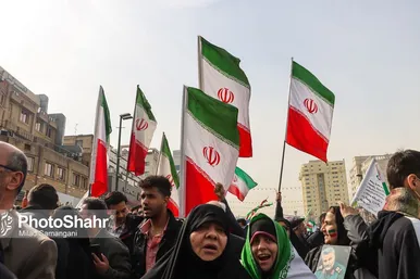 گزارش تصویری (۲) | راهپیمایی روز ۲۲ بهمن در مشهد