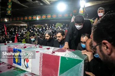 مراسم تدفین پیکر ۳ شهید گمنام در میدان شهدا مشهد