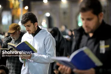 مراسم احیاء شب ۱۹ ماه رمضان در حرم مطهر رضوی
