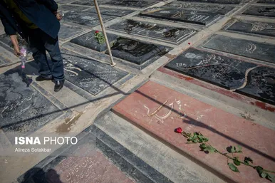 عکس‌هایی از حضور جمعی از سینماگران در قطعه هنرمندان