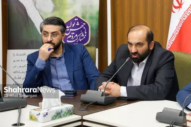 آیین رونمایی از پوستر نخستین کنفرانس ملی چالش‌های حاشیه‌نشینی و فرصت‌های بازآفرینی