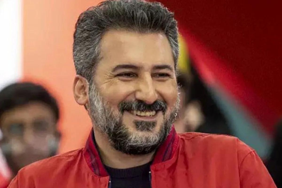 حضور وحید آقاپور در «پاتوق وطن» برای پر کردن فرم «نیروهای مردمی مدافع وطن» + تصاویر