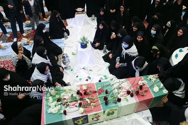تشییع شهید گمنام در جمع دختران مدرسه امام رضا(ع) در مشهد