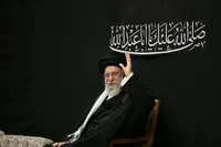 بازتاب گسترده حضور رهبر معظم انقلاب در حسینیه امام خمینی (ره) در رسانه‌های خارجی | فضائلی: امواج این انفجار تل‌آویو و کاخ‌سفید را درخواهد‌ نوردید!
