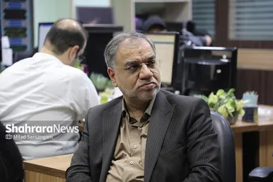 گزارش تصویری از بازدید عضو دفتر حفظ و نشر آثار رهبر معظم انقلاب اسلامی و شهردار مشهد مقدس از مؤسسه فرهنگی شهرآرا