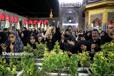شام غریبان حسینی در حرم مطهر رضوی