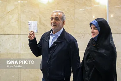 عکس‌هایی از سومین روز ثبت‌نام کاندیداهای چهاردهمین دوره انتخابات ریاست‌جمهوری ۱۴۰۳