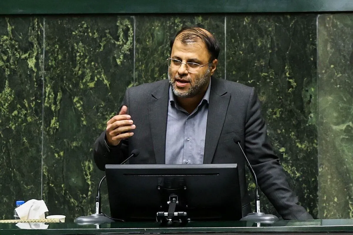 دبیر کمیسیون اقتصادی مجلس: از سال ۹۸ قیمت بنزین باید سالانه ۲۵ درصد افزایش پیدا می‌کرد