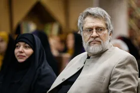 ویدئو| صحبت&zwnj;های زینب مهنا، همسر نادر طالب زاده در جمع دانشجویان مشهدی (۱۵ اردیبهشت ۱۴۰۰)