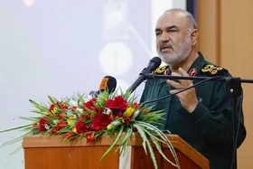 فرمانده کل سپاه: کشور را از عوارض تحریم&zwnj;های ظالمانه بی&zwnj;نیاز می&zwnj;کنیم