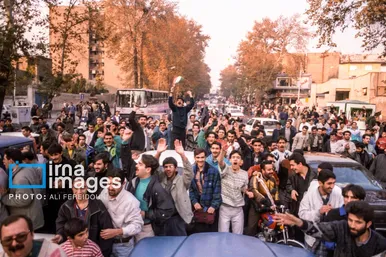 ۸ آذر ۱۳۷۶ روزی که ایران خندید