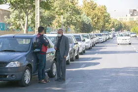 نبود سیستم نوبت&zwnj;دهی و اتلاف وقت شهروندان در صف&zwnj;های مراکز تعویض پلاک