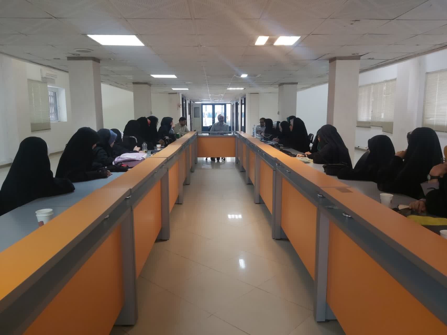 دیدار دختران رسانه‌ای «شهربانو» با مدیرعامل موسسه فرهنگی شهرآرا