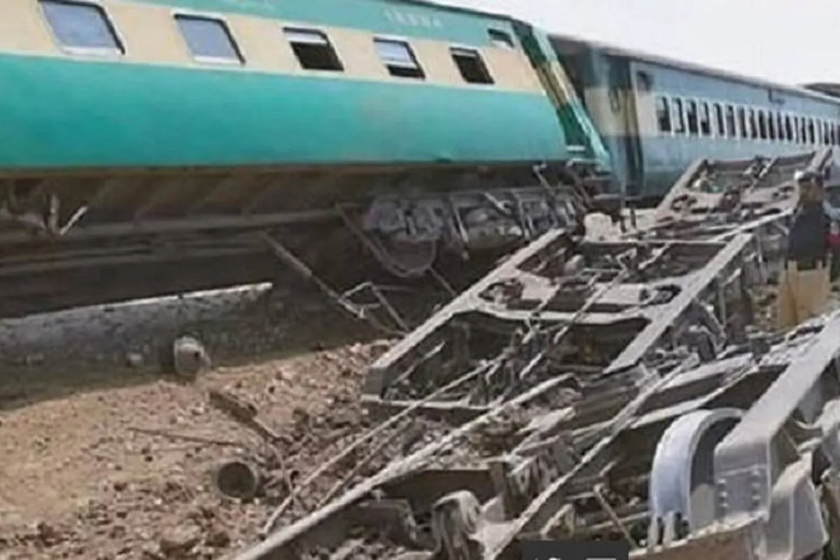 حمله به یک قطار مسافربری در بلوچستان پاکستان با بمب دست‌ساز
