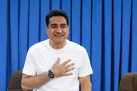 بازدید همایون شجریان از میدان آزادی با موتور قبل از کنسرتش + فیلم
