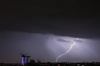 آمار عجیب از تعداد مصدومان اصابت صاعقه از ابتدای سال ۱۴۰۲