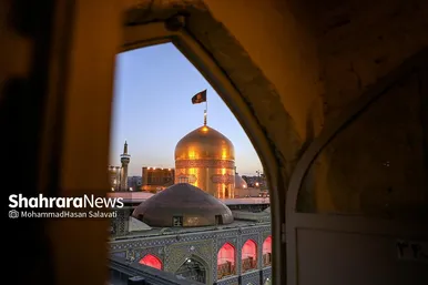 آئین اذن عزای حسینی و تعویض پرچم گنبد حرم مطهر رضوی