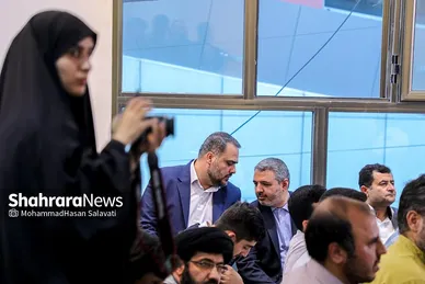 آغاز به کار ستاد‌های مرکزی انتخاباتی سعید جلیلی و مسعود پزشکیان در مشهد