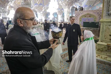 گزارش تصویری | ضیافت افطار دختران روزه اولی در حرم مطهر امام رضا(ع)