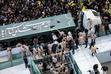 استقبال و تشییع پیکر رئیس‌جمهور و شهدای خدمت در مشهد - 4