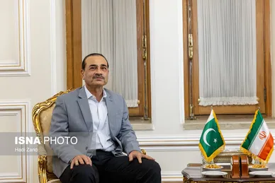 گزارش تصویری | دیدار فرمانده ارتش پاکستان با وزیر امورخارجه ایران