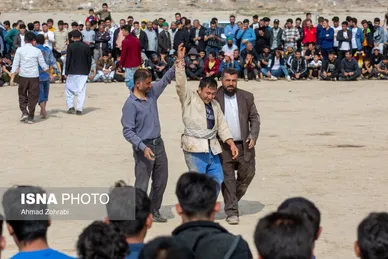 مسابقات کشتی سنتی افغانستانی‌ها به مناسبت نوروز در قم
