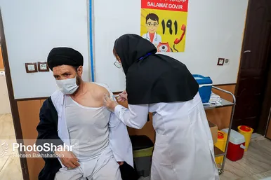 واکسیناسیون اتباع و مهاجرین خارجی در مشهد‎