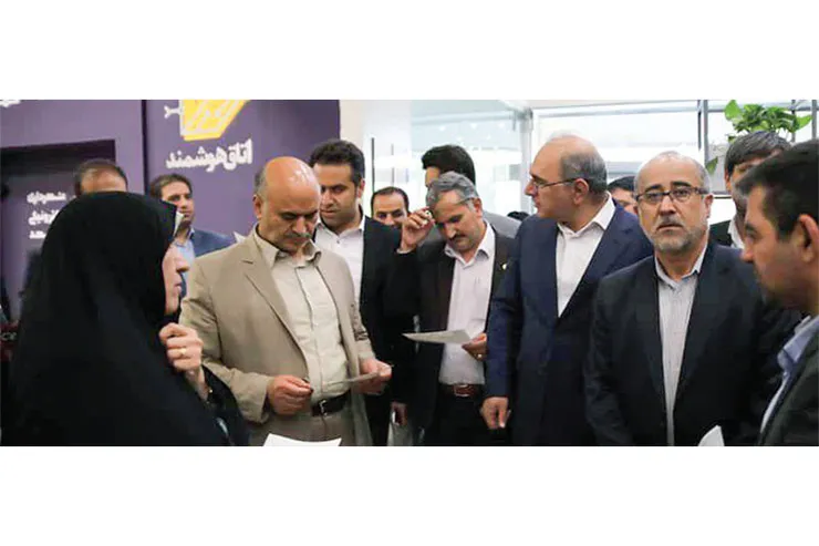بازدید اعضای شورای شهر از روند هوشمندسازی منطقه ۱۲