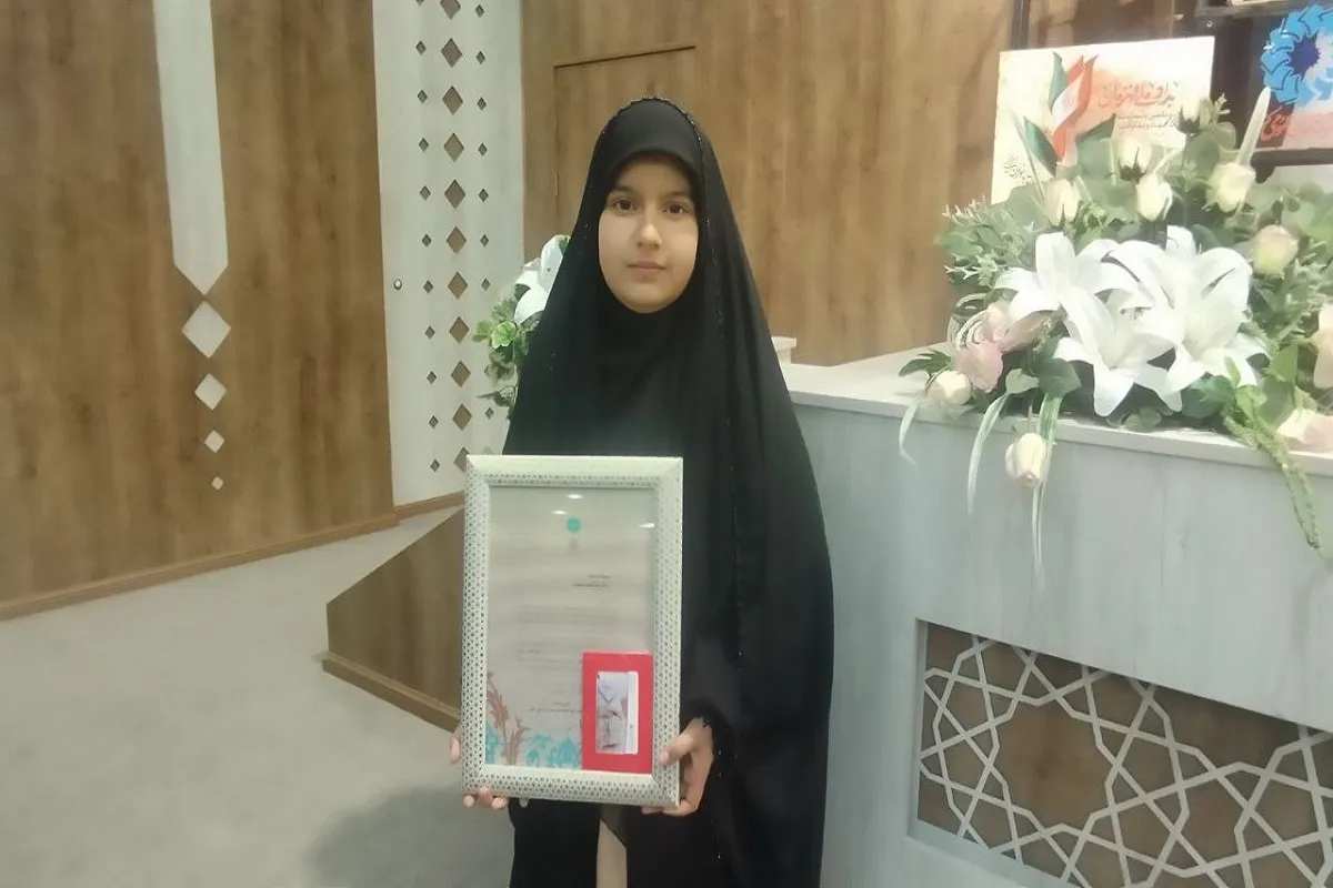 فاطمه ابویسان، نوجوانی که در مدت ۸ ماه، ۲۰۰ کتاب مطالعه کرده است
