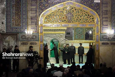 غبارروبی مضجع منور امام رضا(ع)