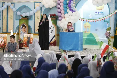 گزارش تصویری | جشن شکوفه‌ها در حرم امام رضا (ع) | کلاس اولی‌ها در پناه امام مهربانی‌ها