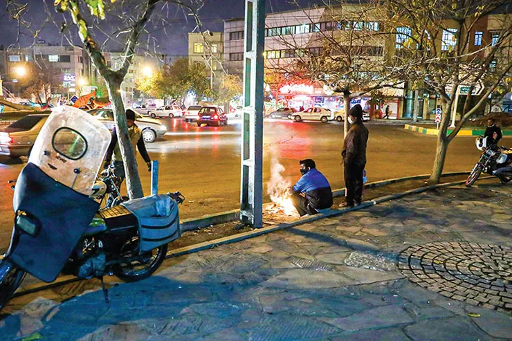 گذار از «سرگذر»! | با وجود مراکز سامان‌دهی کارگران، مردم همچنان سرگذرها به‌دنبال کارگر هستند