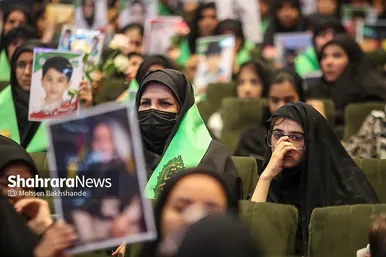 گزارش تصویری | بزرگداشت شهدای مدرسه شجره طیبه میناب در حرم مطهر رضوی