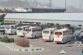 استقبال متفاوت از زائران در پایانه مسافربری مشهد| باید زیارت را برای زائران معنوی&zwnj;تر کنیم