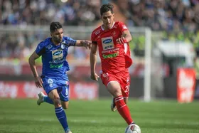 نادری در پرسپولیس می&zwnj;ماند؟