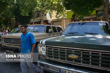 گزارش تصویری | گردهمایی خودروهای کلاسیک، آفرود و کمپر - اصفهان