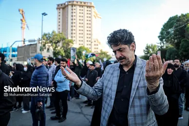 اجتماع مردم مشهد برای شهادت خادم الرضا (ع) سید ابراهیم رئیسی