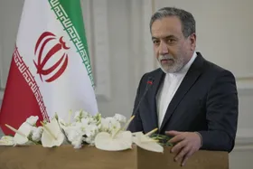 گفتگوهای دیپلماتیک عراقچی با وزرای امور خارجه کشورهای منطقه و جهان در پی حمله اسرائیل به ایران