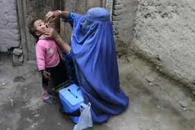 طالبان از آغاز کارزار واکسن فلج اطفال در شرق افغانستان خبرداد