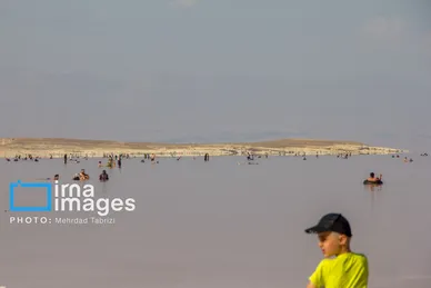 گزارش تصویری | بازگشت گردشگران به دریاچه ارومیه