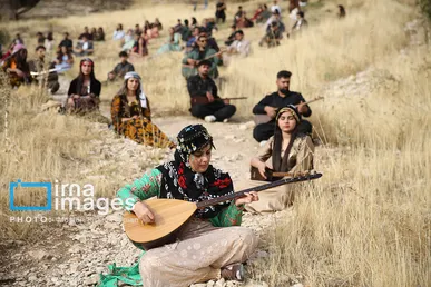 گزارش تصویری | جشن جهانی «مهرگان» در غار کرفتو