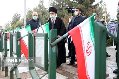حضور مقام معظم رهبری در مرقد مطهر امام خمینی(ره) و گلزار شهیدان
