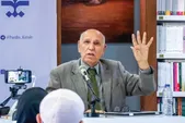 نگاهی به کتاب «بازیگری در باغ هویت ایرانی؛ سرنمونی حافظ» نوشته استاد فرهنگ رجایی | حافظ در مقام کهن الگوی ایرانی