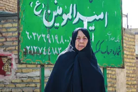 گفتگو با فاطمه قاسم&zwnj;خانی که زندگی خود را وقف اهل بیت (ع) کرده است