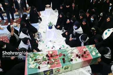 تشییع شهید گمنام در جمع دختران مدرسه امام رضا(ع) در مشهد
