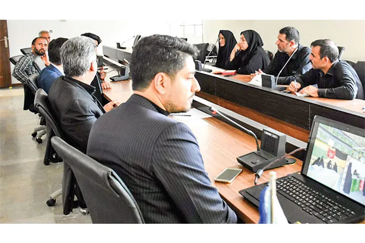 دستان یاری‌رسان برای زائران پیاده رضوی