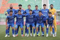 استقلال در خارج از ایران اردو می‌زند
